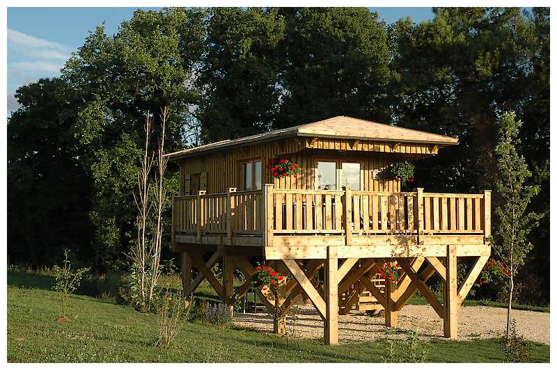 casetta affitto vacanze, Sarlat Dordogne piscina spa termale, affittare una casa con piscina, casa con piscina,  bois du Brusquand 10 km da Sarlat con piscina, centro benessere e un panorama splendido