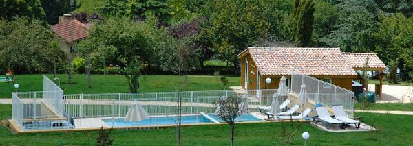 pool-chalet